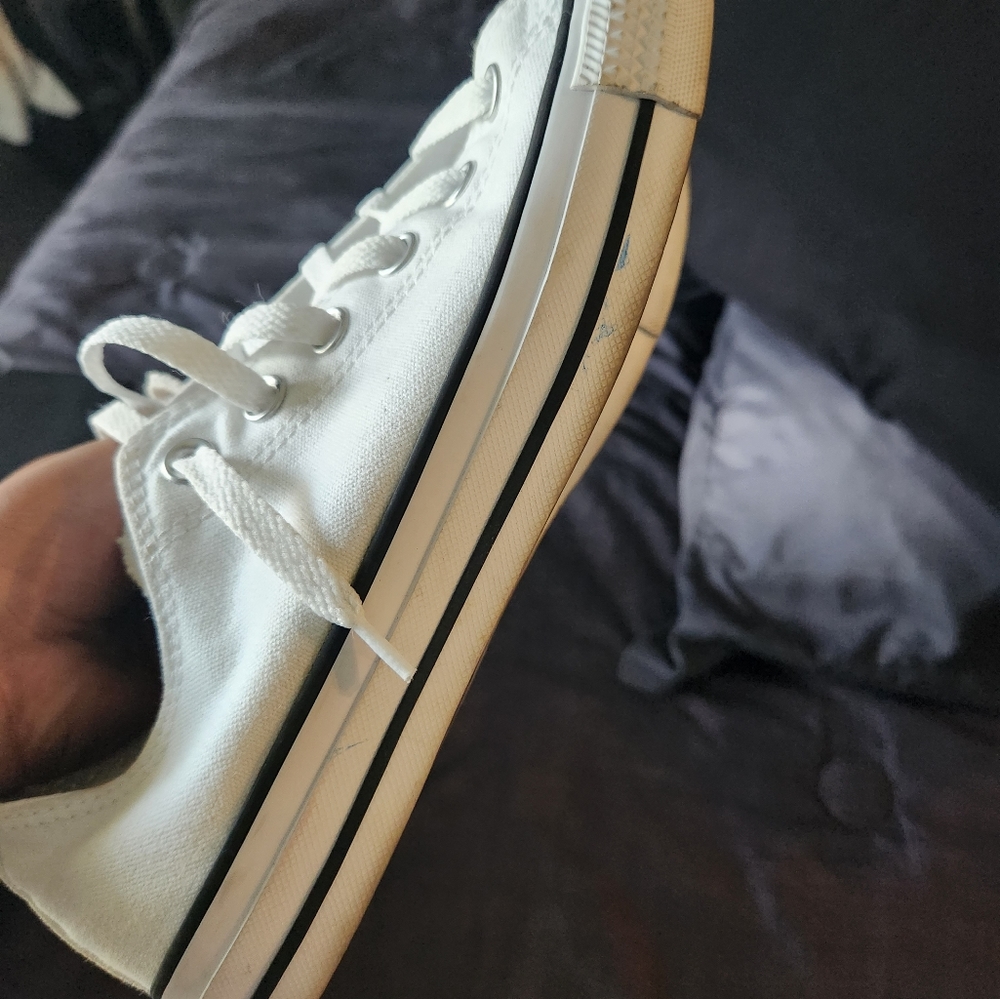 White converse - Picture 7 of 10
